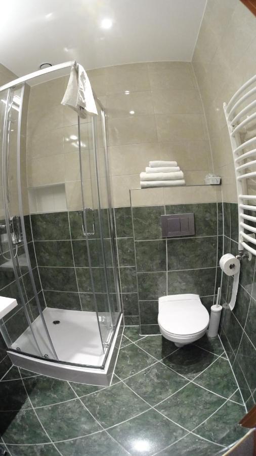 Hotel Astra Dąbrowa Górnicza Exteriör bild