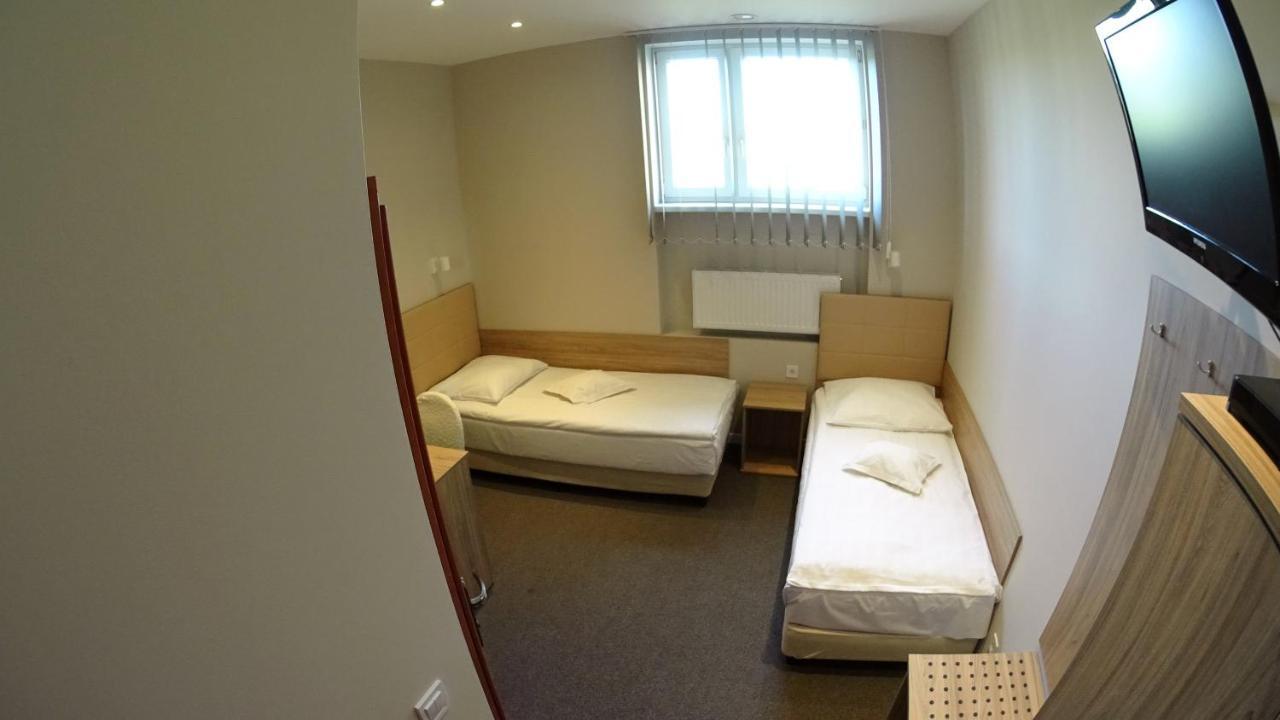 Hotel Astra Dąbrowa Górnicza Exteriör bild