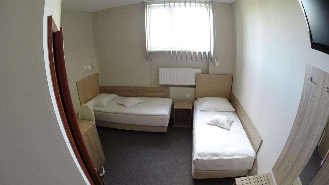 Hotel Astra Dąbrowa Górnicza Exteriör bild